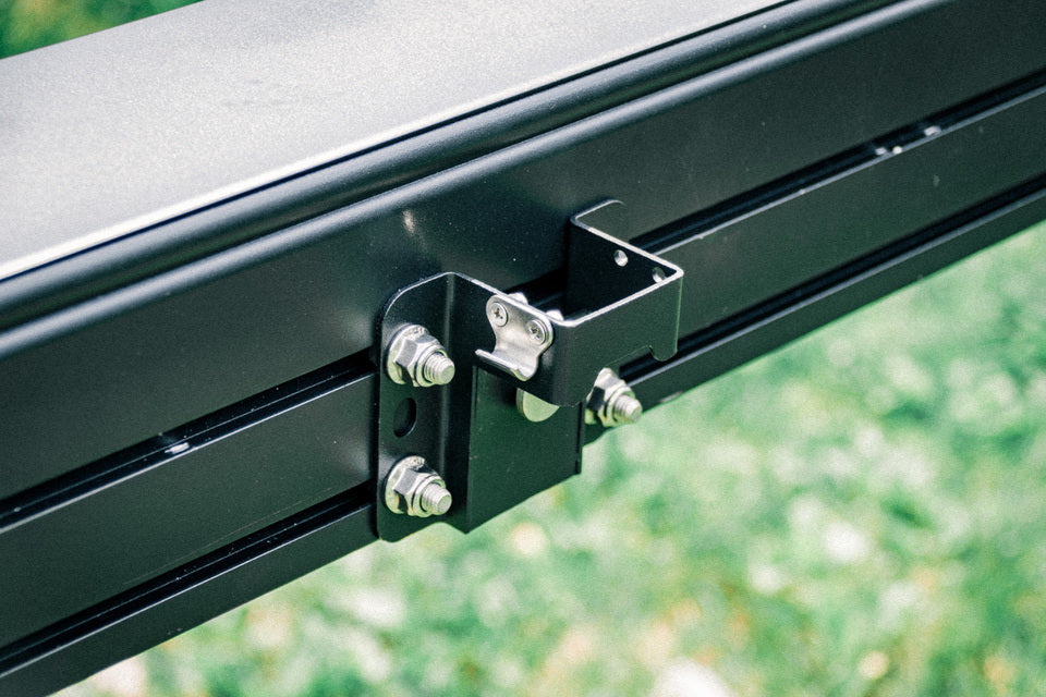 Quick Release Bracket Set