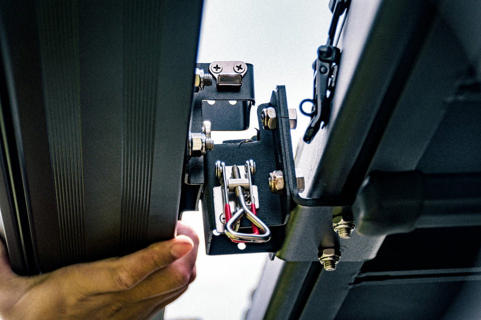 Quick Release Bracket Set
