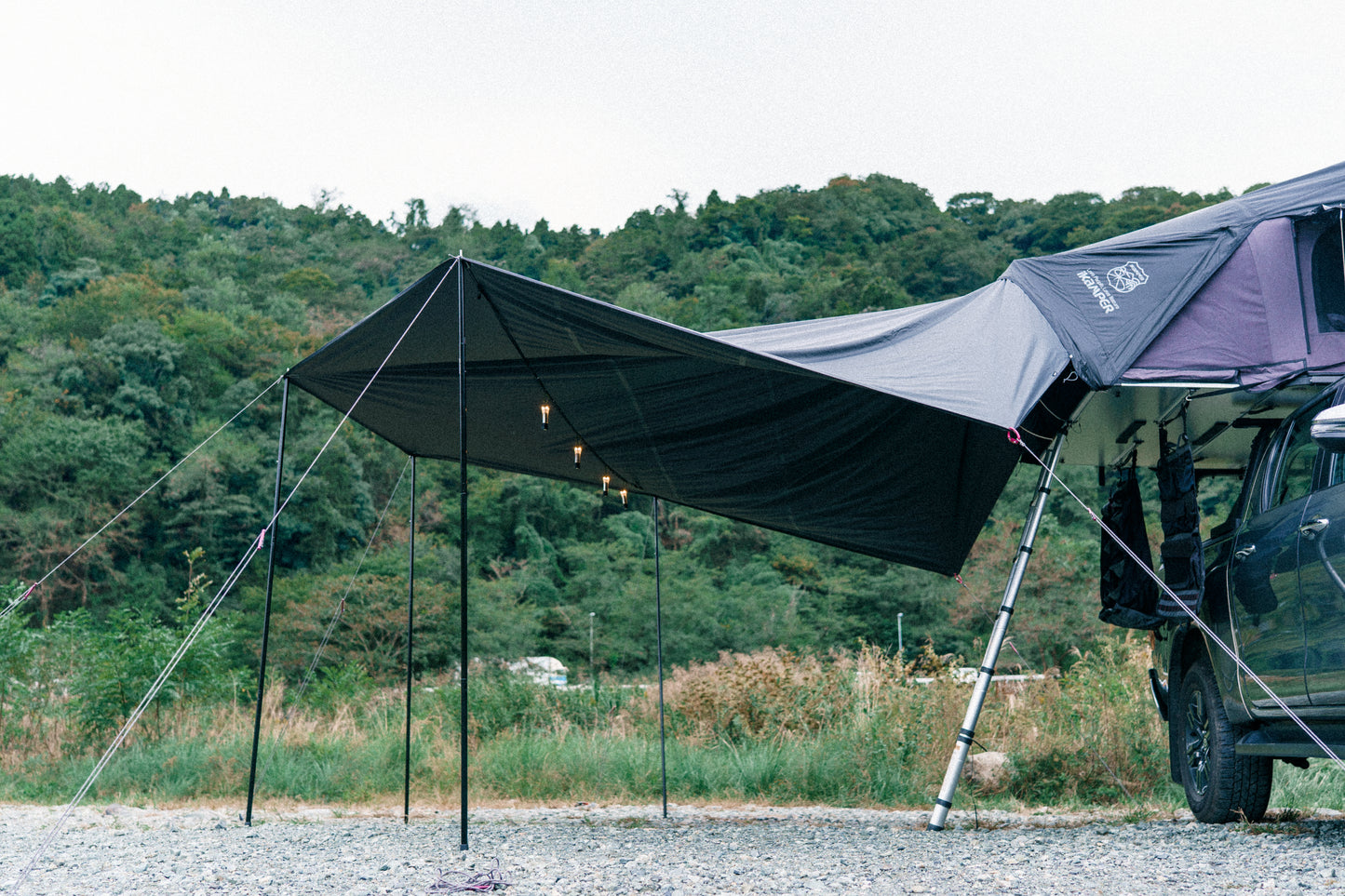 ハイラックスGUN 125 2.4 Z ディーゼル 4WD ルーフトップテント サイドオーニング アネックスルーム等 付属品多数