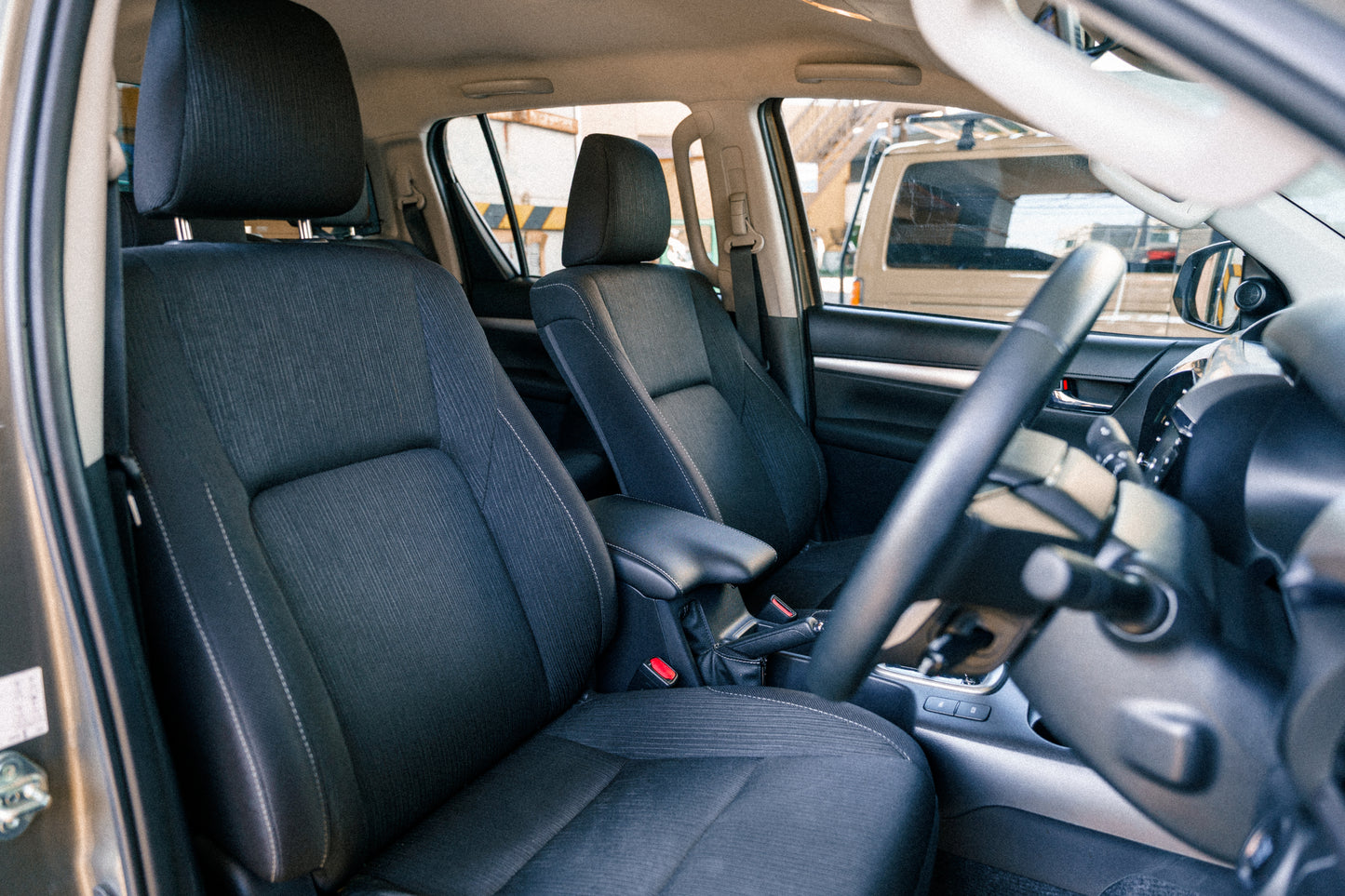 ハイラックスGUN 125 2.4 Z ディーゼル 4WD ルーフトップテント サイドオーニング アネックスルーム等 付属品多数