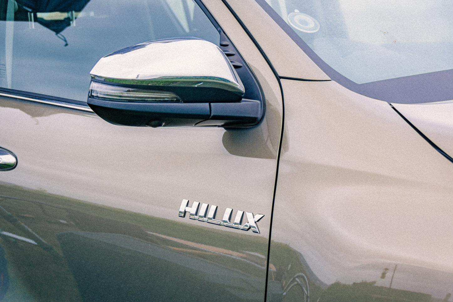 ハイラックスGUN 125 2.4 Z ディーゼル 4WD ルーフトップテント サイドオーニング アネックスルーム等 付属品多数