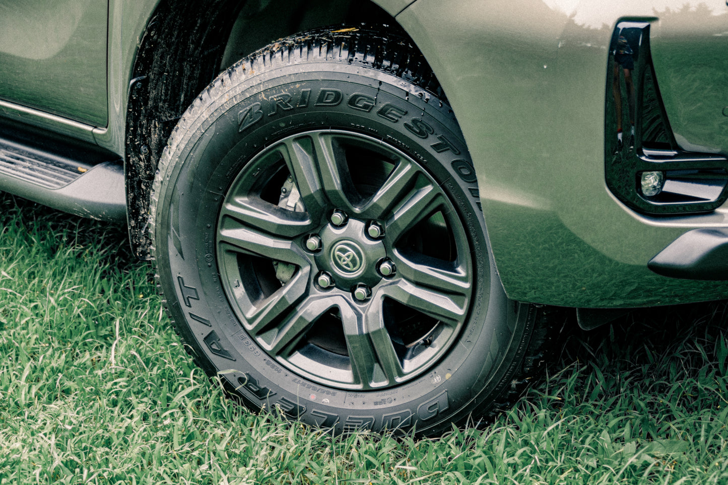 ハイラックスGUN 125 2.4 Z ディーゼル 4WD ルーフトップテント サイドオーニング アネックスルーム等 付属品多数